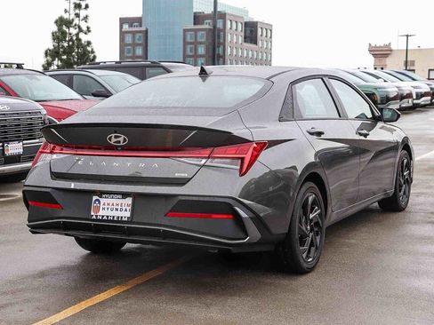 New 2026 Hyundai Elantra Sport image 6