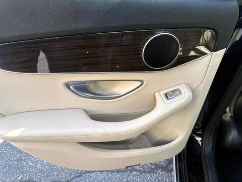 Used 2016 Mercedes-Benz C 300 Luxury w/ Premium 1 Package image 11