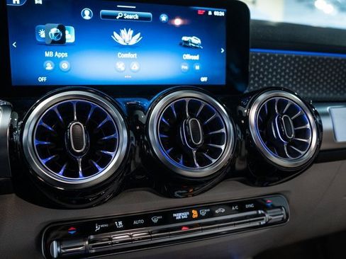 Certified 2025 Mercedes-Benz GLB 250 4MATIC image 23