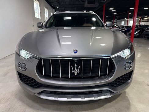 Used 2018 Maserati Levante GranLusso AWD/4WD image 8