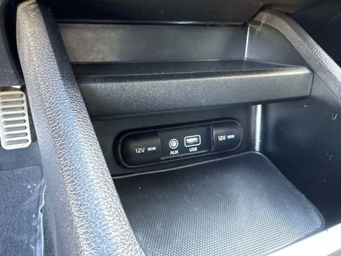 Used 2019 Kia Forte LXS FWD image 25