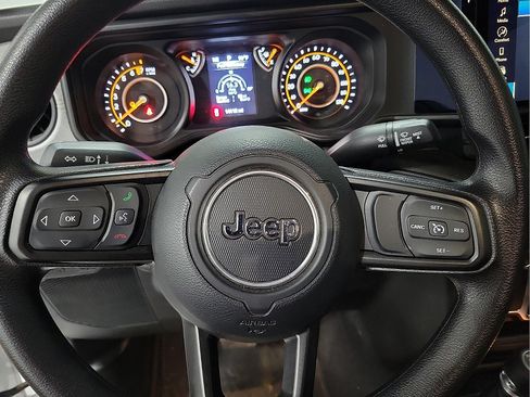Used 2024 Jeep Gladiator Sport AWD/4WD image 18