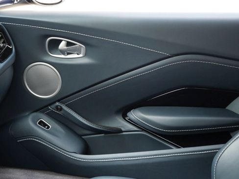 Used 2020 Aston Martin V8 Vantage Coupe RWD image 16