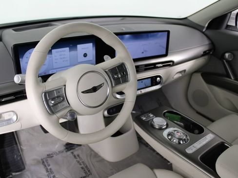 Used 2025 Genesis GV60 RWD image 16