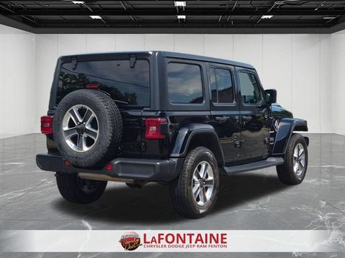 Used 2019 Jeep Wrangler Unlimited Sahara AWD/4WD image 5