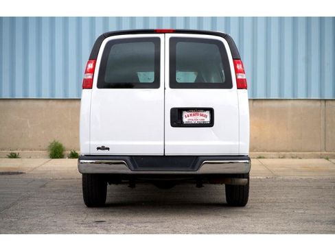 Used 2019 Chevrolet Express 2500 w/ Driver Convenience Package RWD image 2