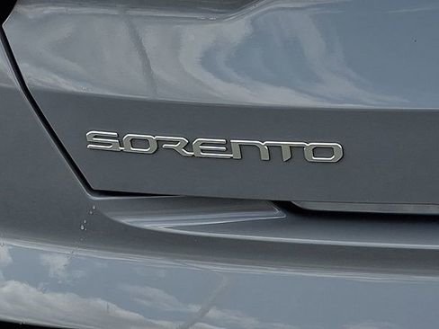 Used 2023 Kia Sorento SX image 36