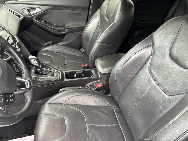 Used 2017 Ford Focus Titanium FWD image 12