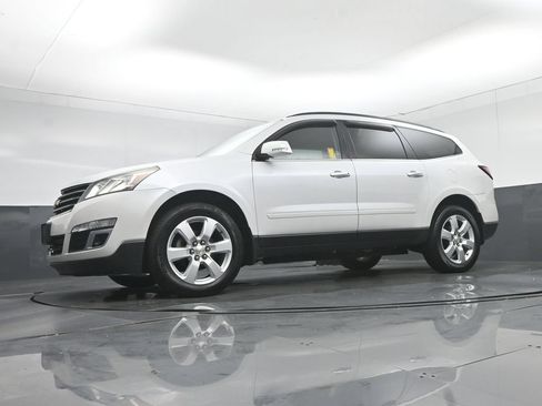 Used 2017 Chevrolet Traverse LT w/ Style and Technology Package AWD/4WD image 60