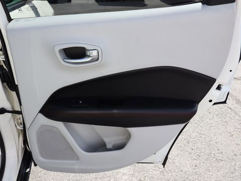 Used 2017 Jeep Compass Limited w/ Navigation Group AWD/4WD image 33