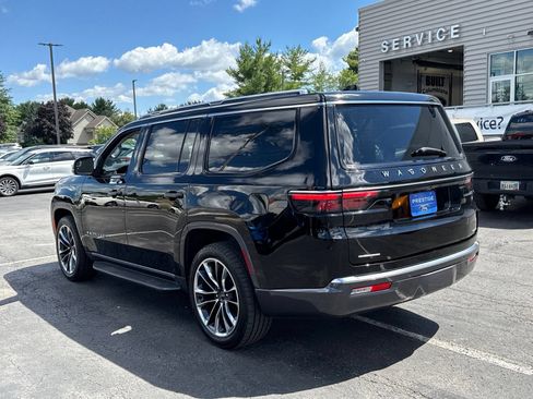 Used 2022 Jeep Wagoneer Series II w/ Premium Group I AWD/4WD image 4