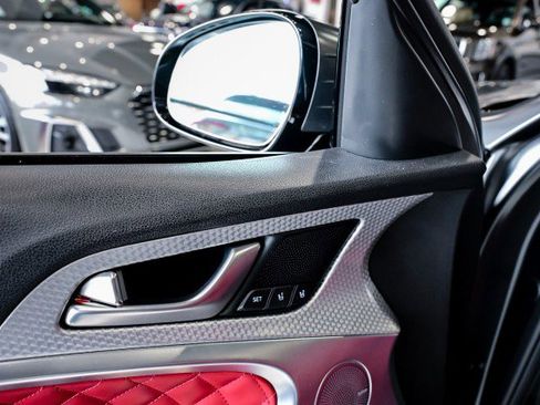 Used 2022 Genesis G70 3.3T Launch Edition image 17