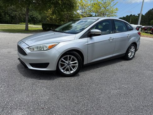 Used 2015 Ford Focus SE image 28