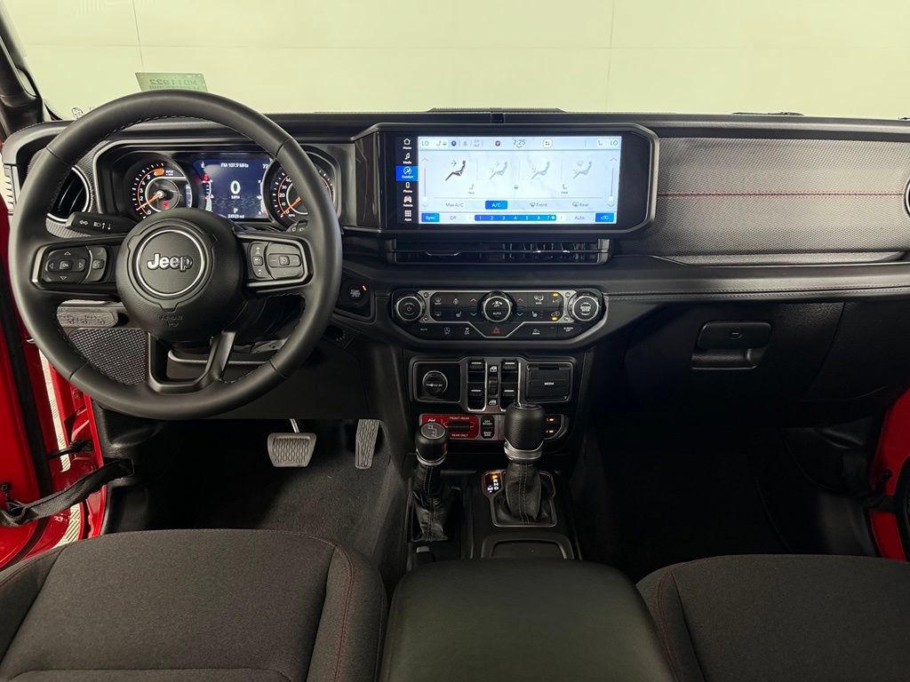 Used 2025 Jeep Wrangler Unlimited Rubicon w/ Convenience Group AWD/4WD image 16