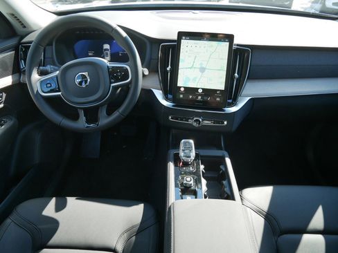 New 2026 Volvo XC90 T8 Plus AWD/4WD image 7