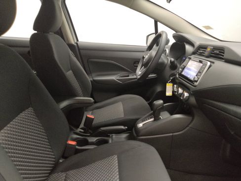 Used 2022 Nissan Versa S FWD image 21