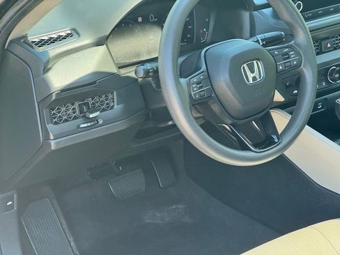 Used 2023 Honda Accord EX image 17