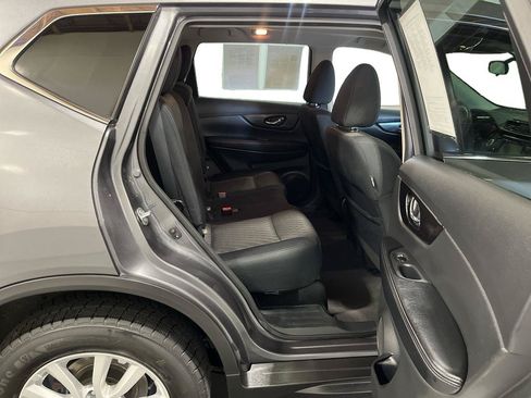 Used 2018 Nissan Rogue S AWD/4WD image 20