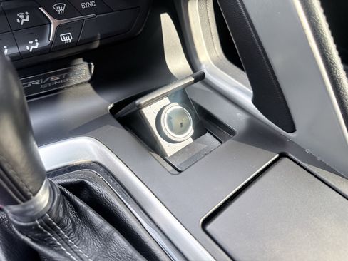 Used 2017 Chevrolet Corvette Stingray Coupe w/ Carbon Flash Badge Package image 47