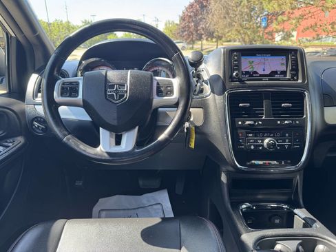 Used 2020 Dodge Grand Caravan GT FWD image 14