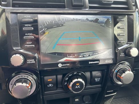 Certified 2021 Toyota 4Runner Venture w/ Moonroof Package AWD/4WD image 24