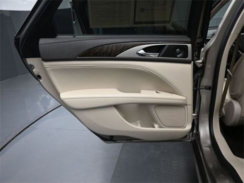 Used 2019 Lincoln MKZ Reserve image 8