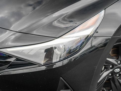 Used 2023 Hyundai Elantra SEL w/ Cargo Package FWD image 2