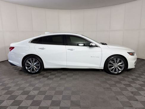 Used 2017 Chevrolet Malibu Premier w/ Premier Sun and Wheel Package FWD image 8