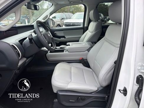 New 2026 Ford Expedition Active image 10