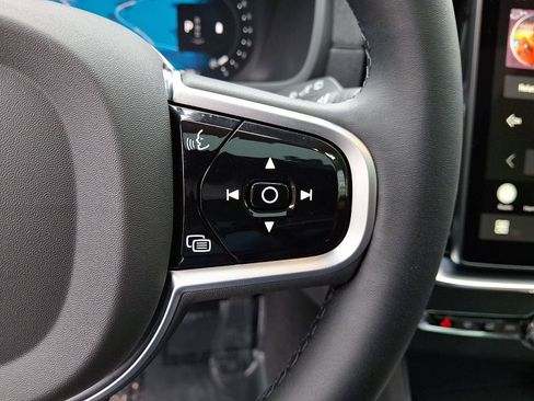Certified 2026 Volvo XC90 B6 Plus AWD/4WD image 23