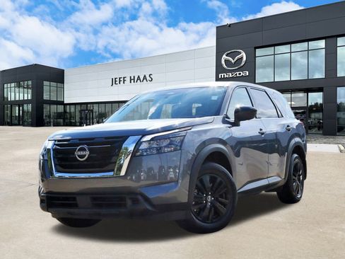 Used 2025 Nissan Pathfinder S w/ Cargo Package image 1