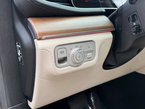 Used 2022 Mercedes-Benz GLS 450 4MATIC image 27