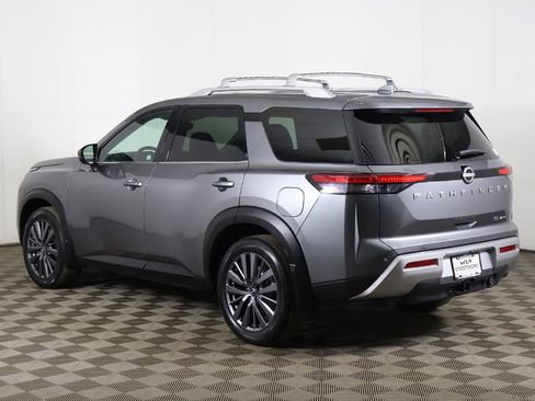 Used 2023 Nissan Pathfinder SL w/ SL Premium Package AWD/4WD image 13