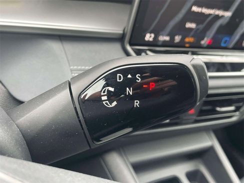 New 2026 Volkswagen Tiguan SE R-Line image 25