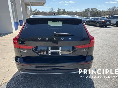 Certified 2025 Volvo V60 B5 Cross Country Plus image 7