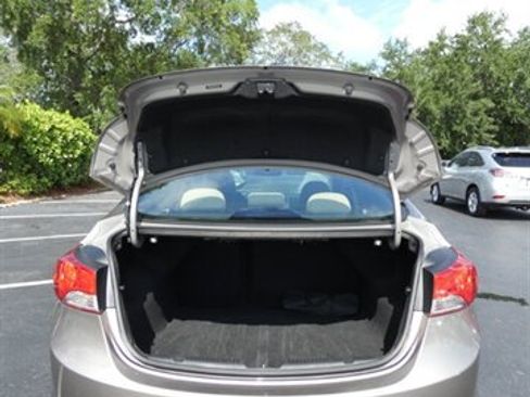 Used 2013 Hyundai Elantra GLS w/ Preferred Pkg FWD image 14