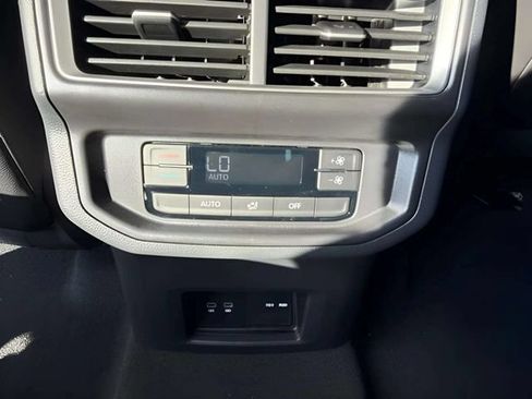 New 2026 Volkswagen Atlas SE FWD image 7
