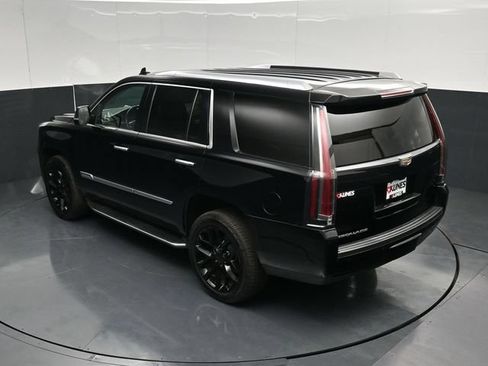 Used 2019 Cadillac Escalade Luxury AWD/4WD image 60