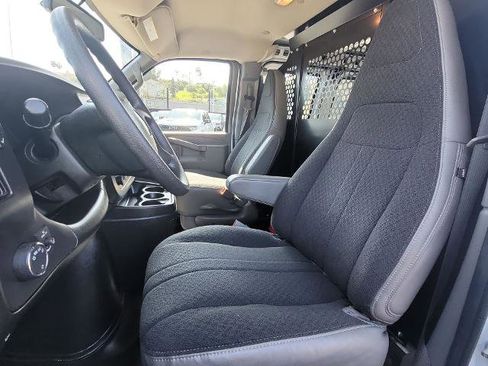 Used 2024 GMC Savana 2500 w/ Driver Convenience Package image 17