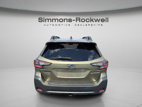Used 2024 Subaru Outback Premium AWD/4WD image 4