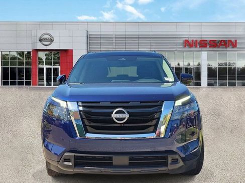 Certified 2025 Nissan Pathfinder SV FWD image 2