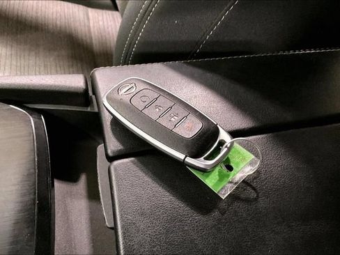 Used 2023 Nissan Rogue SV FWD image 11