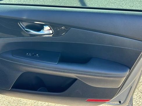 Used 2023 Kia Forte GT-Line w/ GT-Line Technology Package image 10