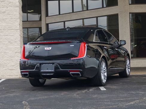 Used 2018 Cadillac XTS Luxury image 3