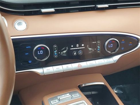 Used 2023 Genesis GV70 2.5T w/ Advanced Package image 22