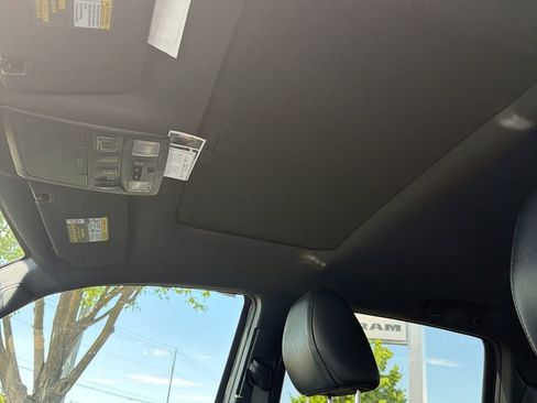 Used 2021 Toyota Tacoma TRD Off-Road w/ TRD Premium Off Road Package AWD/4WD image 7