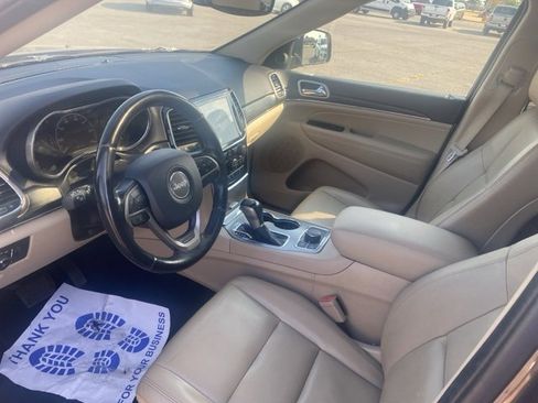 Used 2020 Jeep Grand Cherokee Limited w/ Trailer Tow Group IV image 17