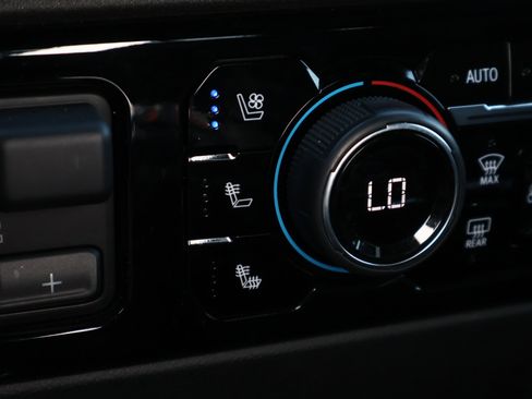 Used 2023 Chevrolet Silverado 1500 High Country w/ High Country Premium Package image 24