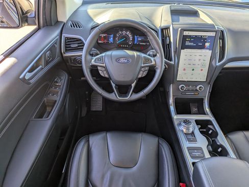 Certified 2022 Ford Edge Titanium w/ Class II Trailer Tow Package image 33