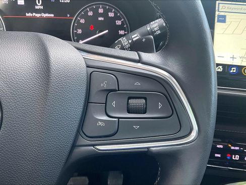 Used 2023 Buick Envision Avenir AWD/4WD image 12